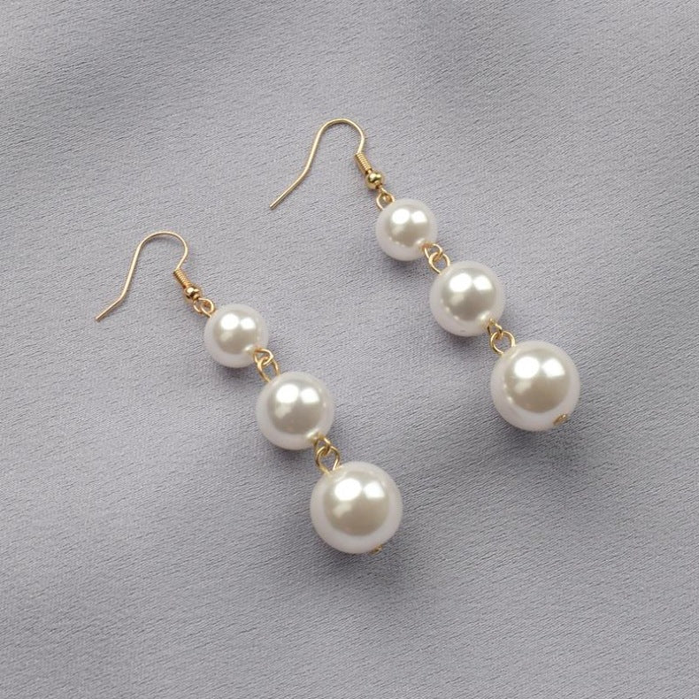 18k Pearl Earrings With Three Pearls