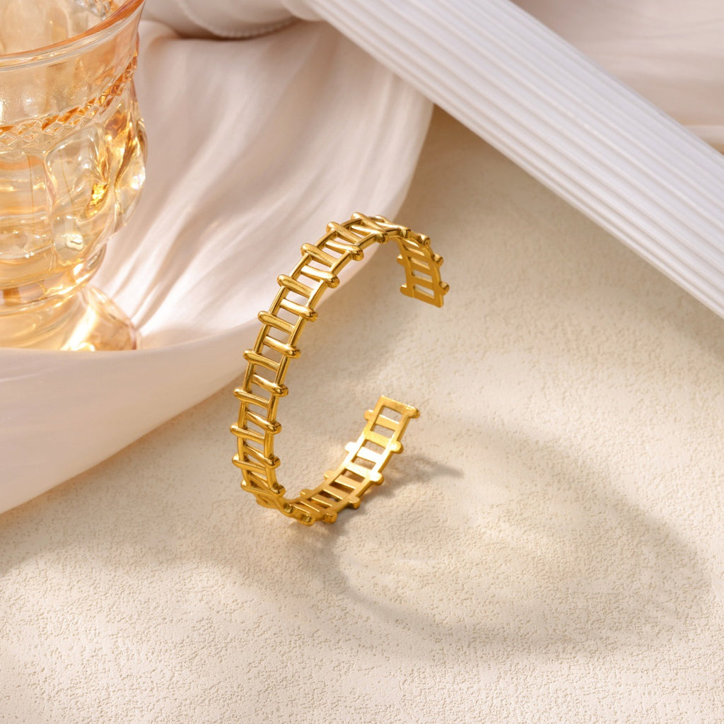 Hollow-out Geometric Line Bracelet