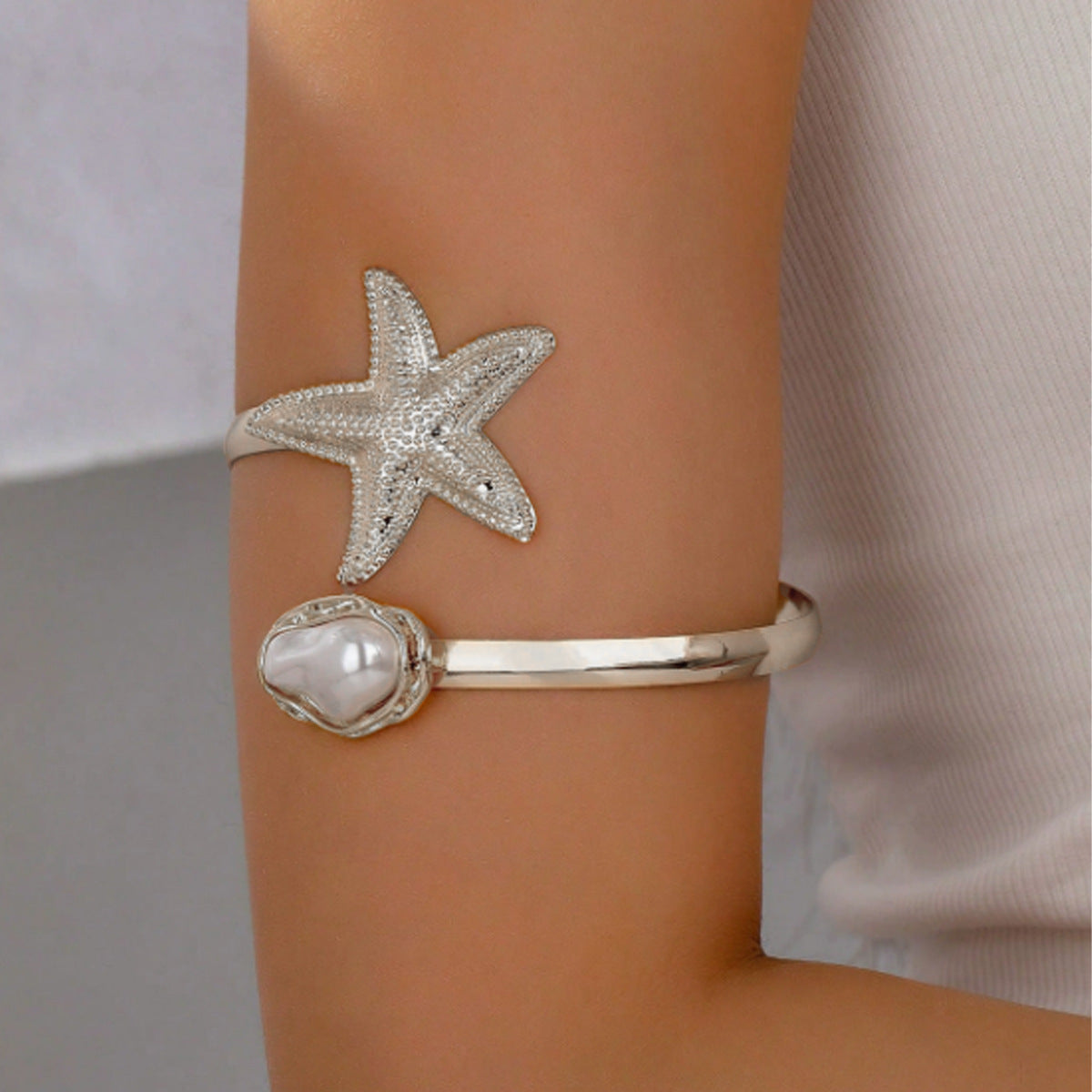 Ocean-Style Flower And Starfish arm bracelet