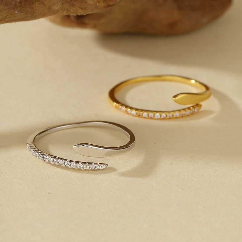18k gold with 15 diamonds ring