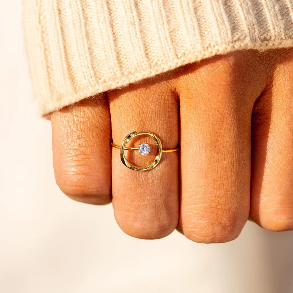 Round cut pearl ring "The orbit"