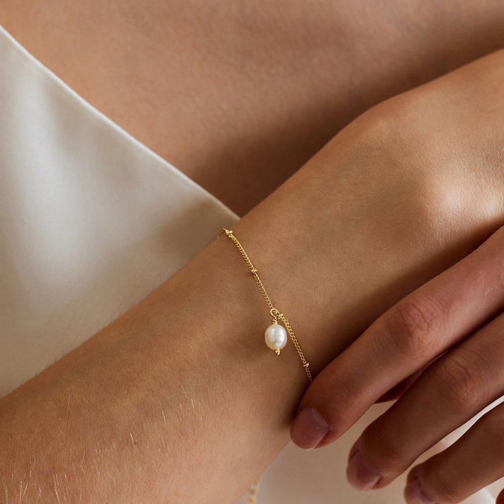 18k gold single pearl bracelet