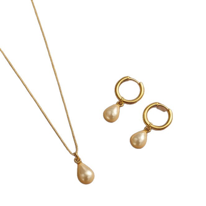 Pearl Necklace And Earrings Set