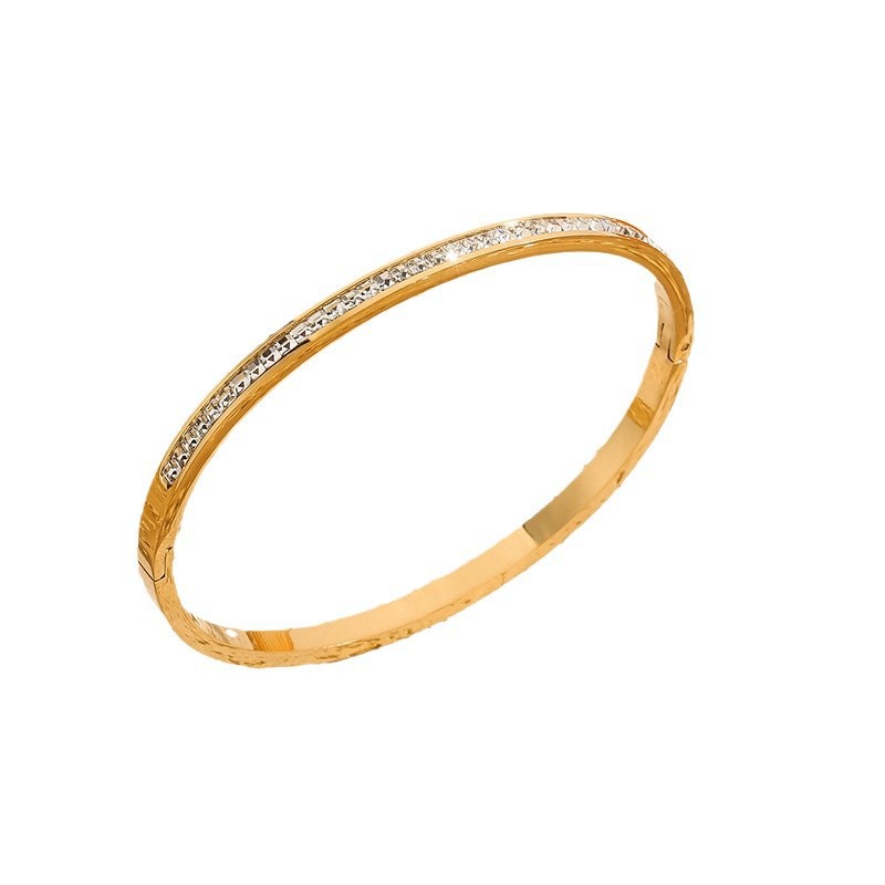 Elegant center diamond bracelet