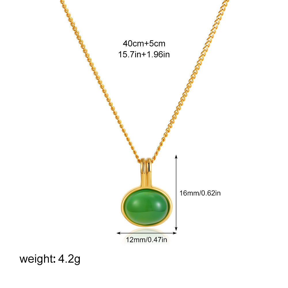Vintage Royal 18k Gold Necklace Emerald Green and Wood