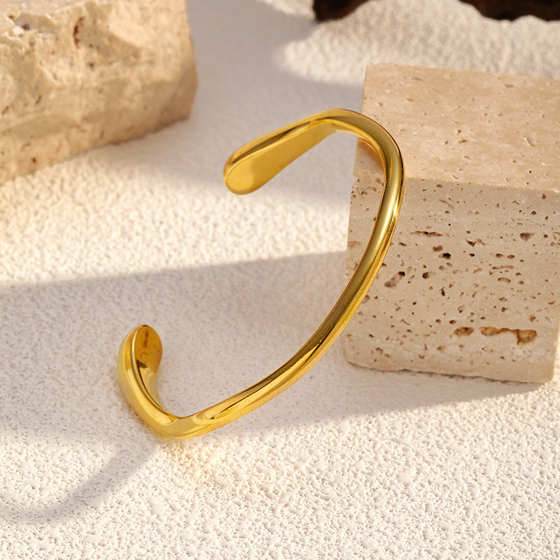 Simple 18k gold Cuff Bracelet
