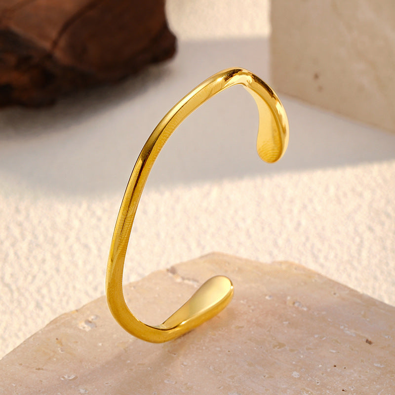 Simple 18k gold Cuff Bracelet