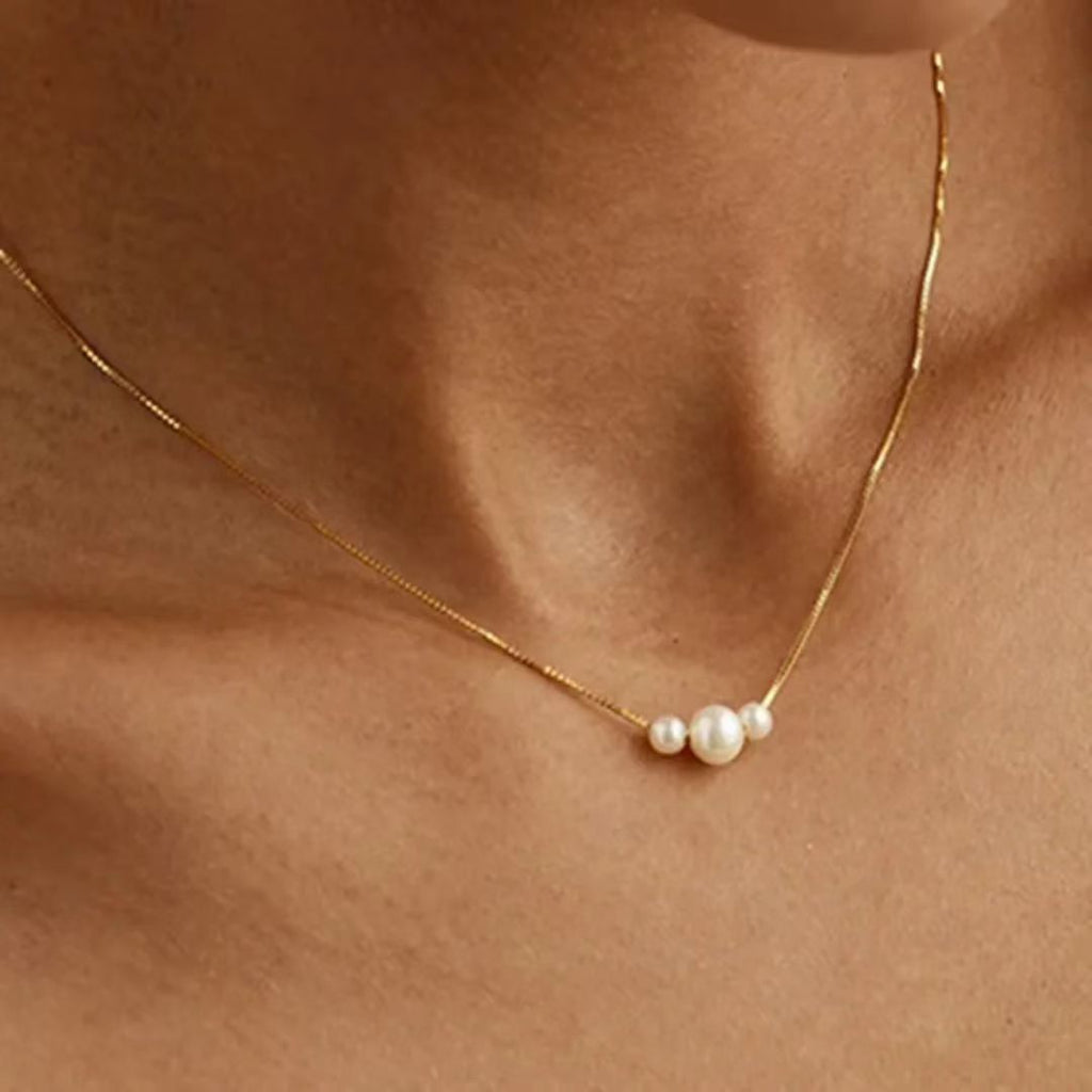 18k gold necklace, triple pearl