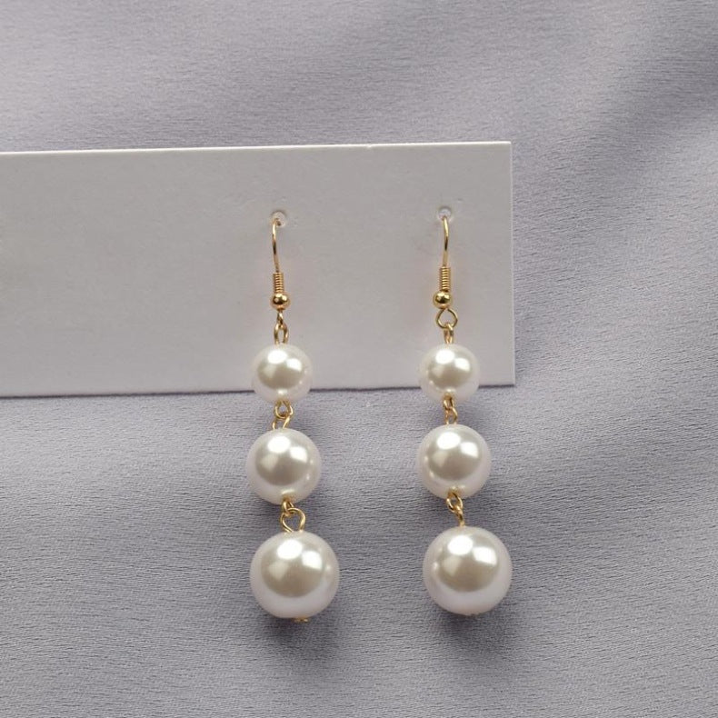 18k Pearl Earrings With Three Pearls