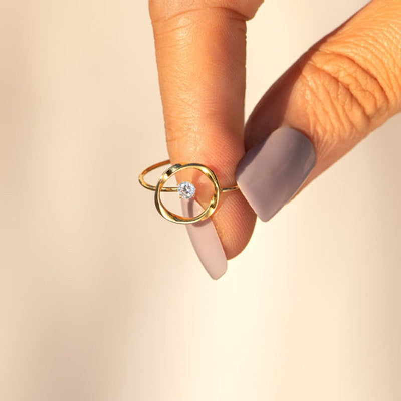 Round cut pearl ring "The orbit"