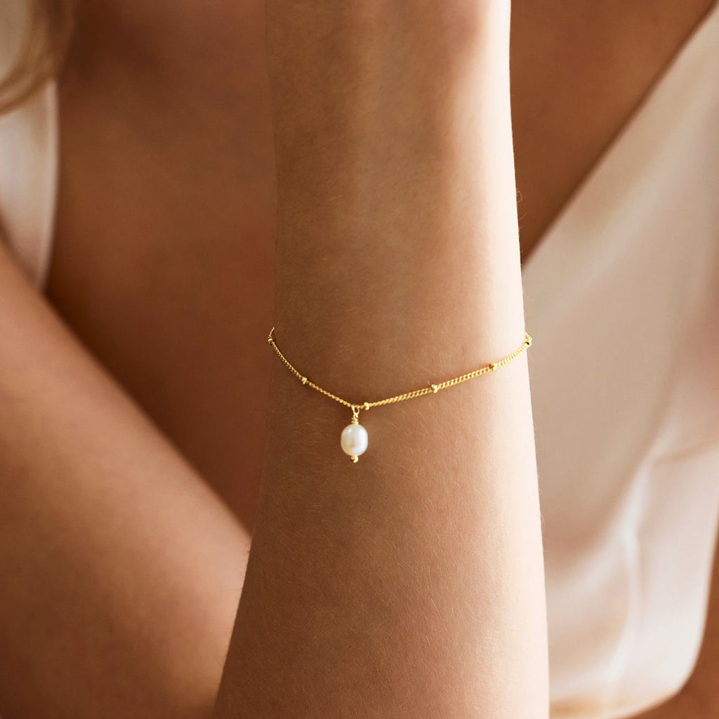 18k gold single pearl bracelet
