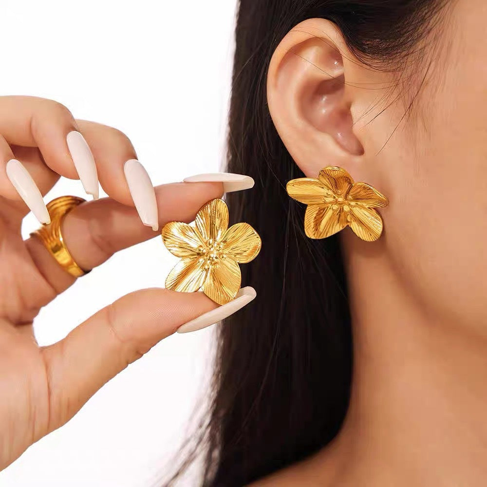 Womens 3D Exaggerated Five-Petal Flower Necklace And Earrings