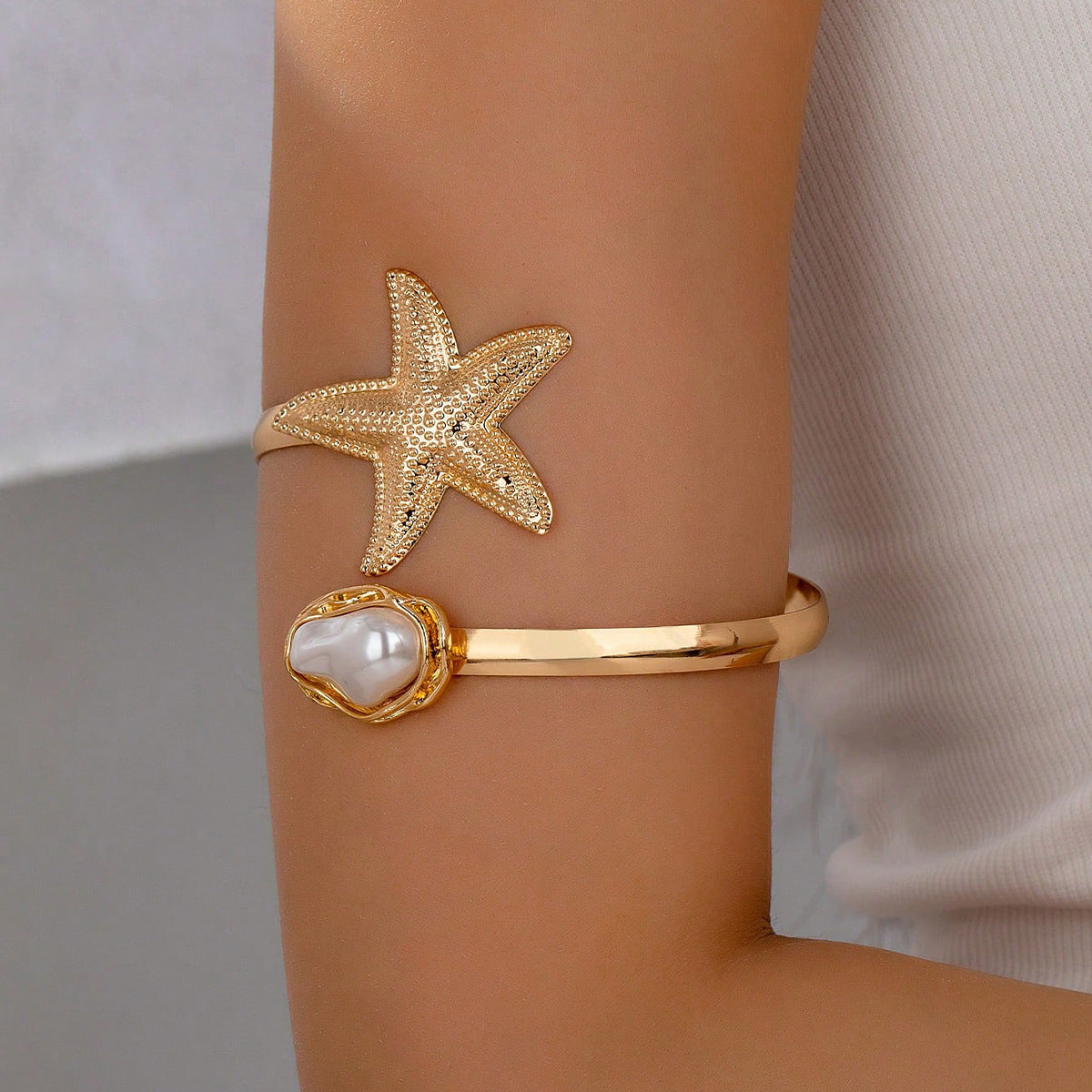 Ocean-Style Flower And Starfish arm bracelet