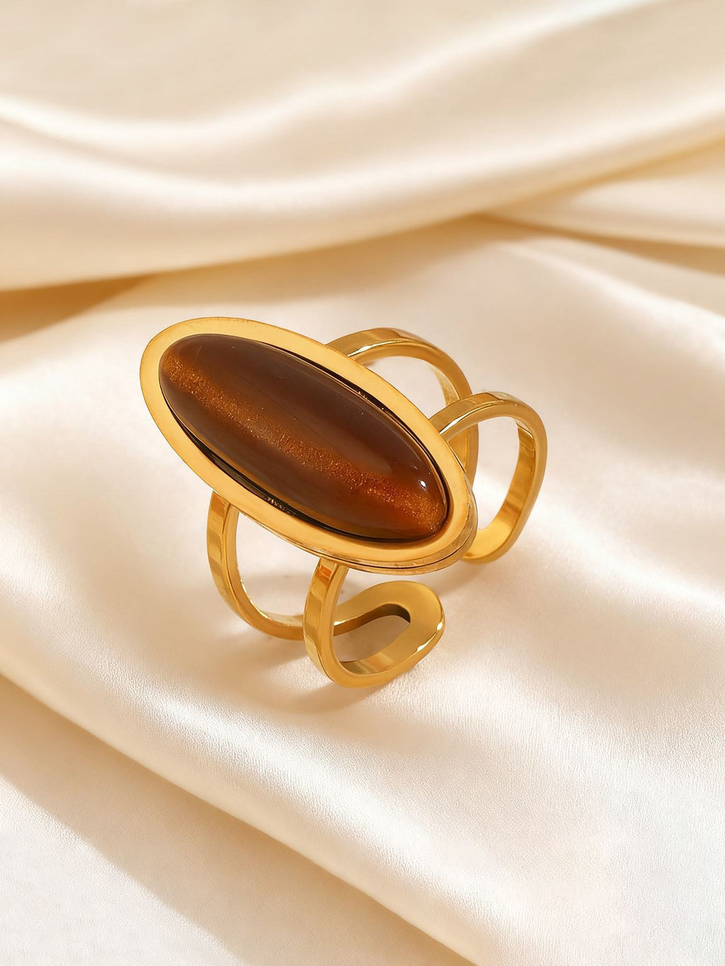 oval 18k gold ring